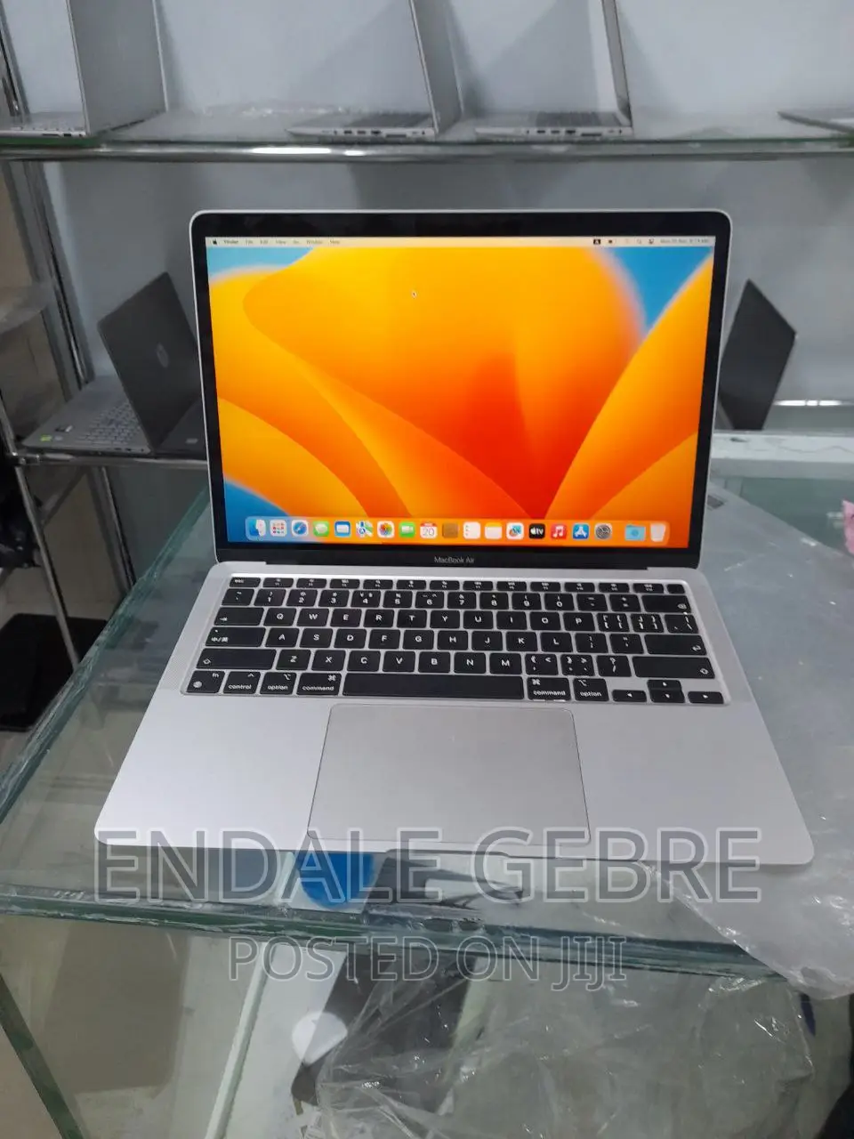 New Laptop Apple MacBook Air 2020 M1 8GB Apple M1 SSD 256GB