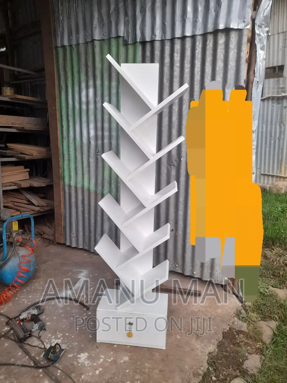 Book Shelf With One Box