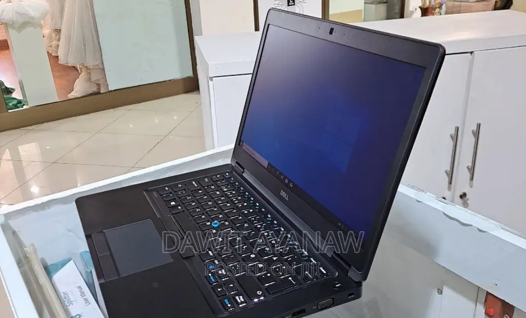 New Laptop Dell 8GB Intel Core I5 SSD 256GB