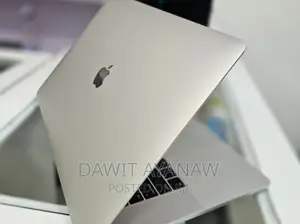 New Laptop Apple MacBook Pro 2017 16GB Intel Core I7 SSD 256GB