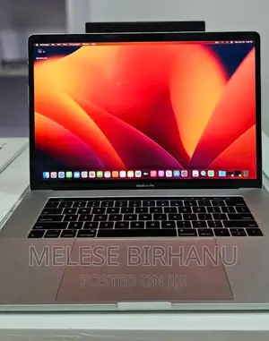 Photo - New Laptop Apple MacBook Pro 2017 16GB Intel Core I7 SSD 256GB