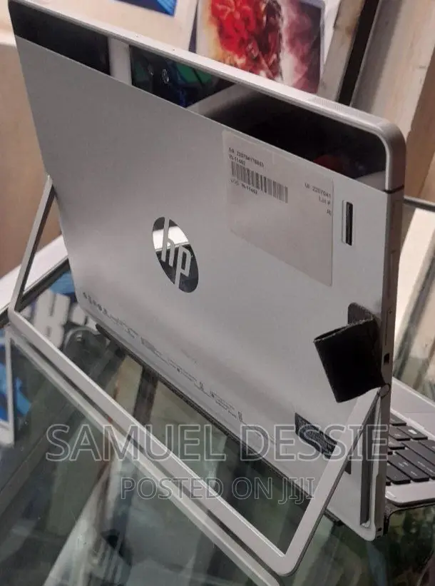 New Laptop HP X2 8GB Intel Core I5 SSD 256GB