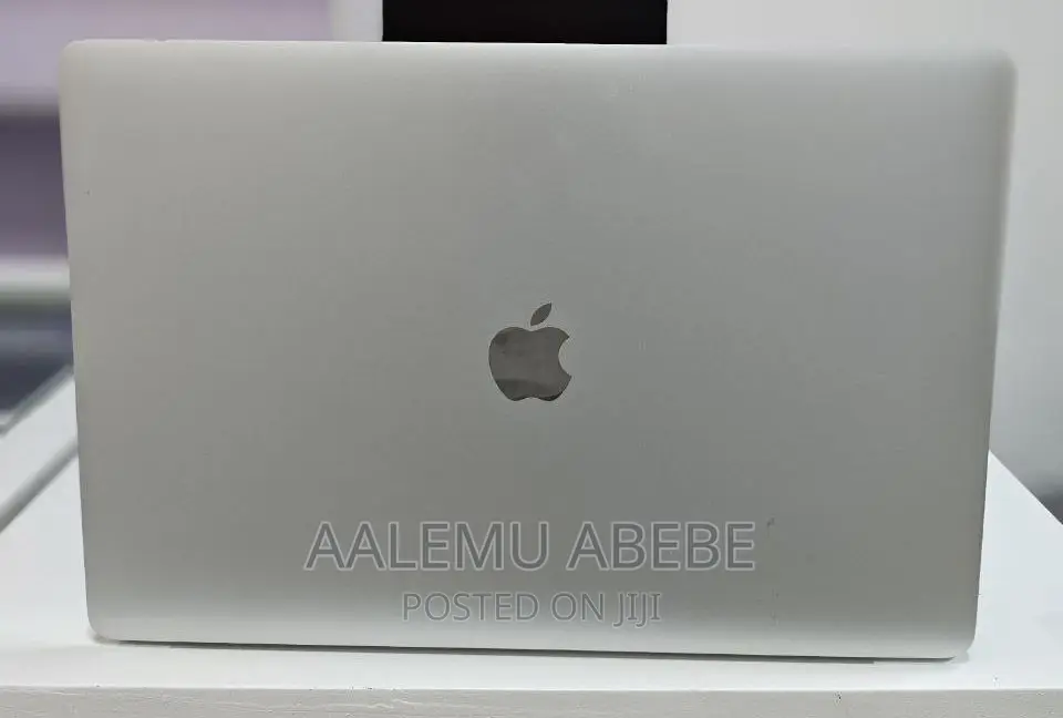 New Laptop Apple MacBook Pro 2017 16GB Intel Core I7 SSD 256GB