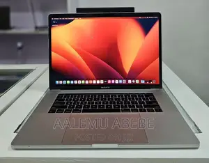 Photo - New Laptop Apple MacBook Pro 2017 16GB Intel Core I7 SSD 256GB