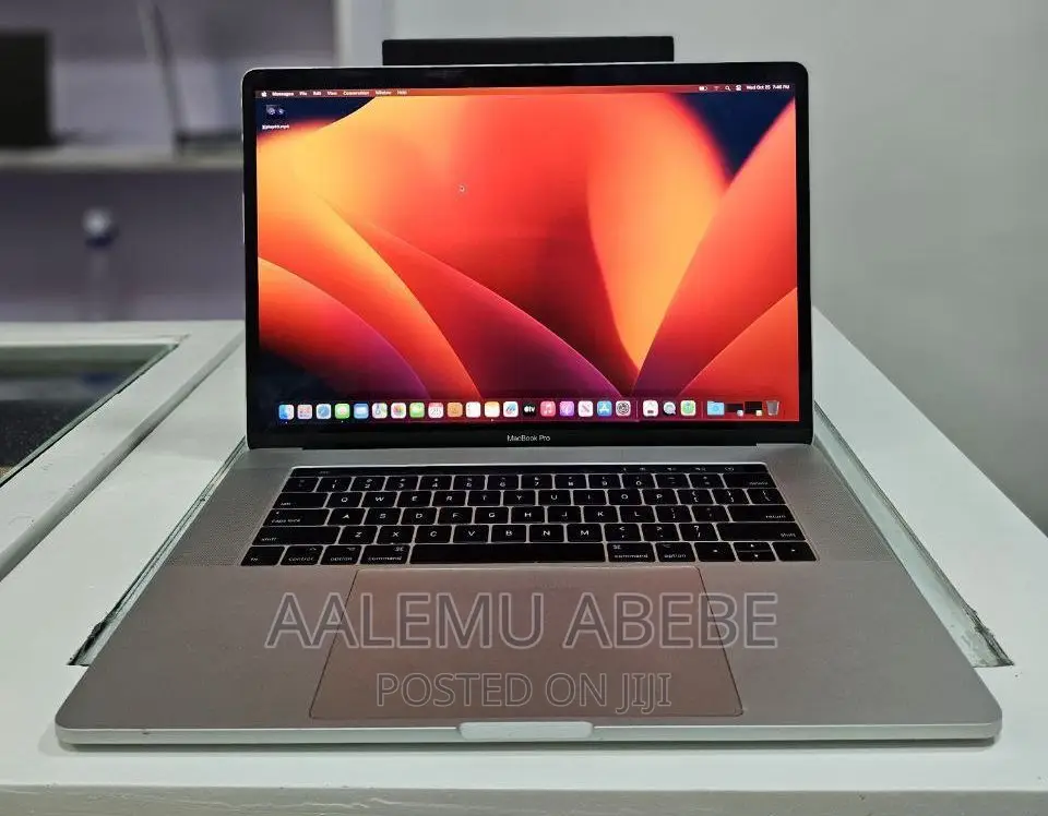 New Laptop Apple MacBook Pro 2017 16GB Intel Core I7 SSD 256GB