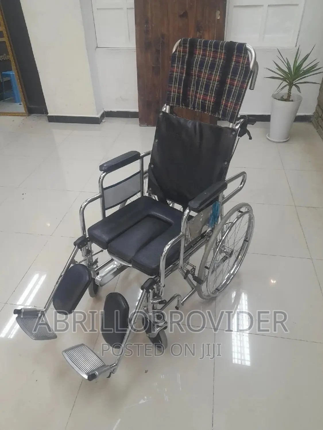 Usedፖፖ ያለው የሚተኛ Wheelchair~Wheelchair~Wheelchair-Wheelchair