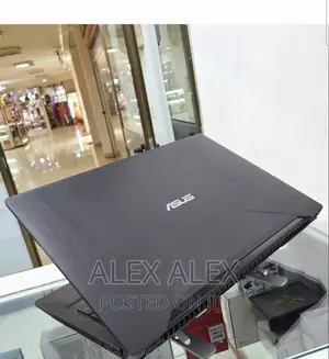 Laptop Asus ROG Strix G15 8GB Intel Core I7 SSD 1T