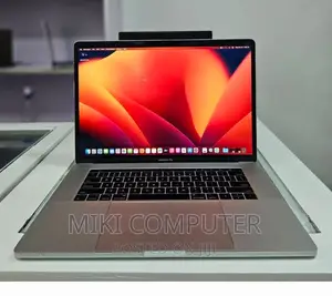 New Laptop Apple MacBook Pro 2017 16GB Intel Core I7 SSD 256GB