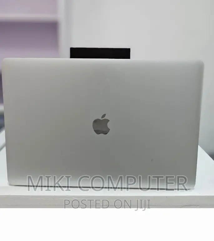 New Laptop Apple MacBook Pro 2017 16GB Intel Core I7 SSD 256GB