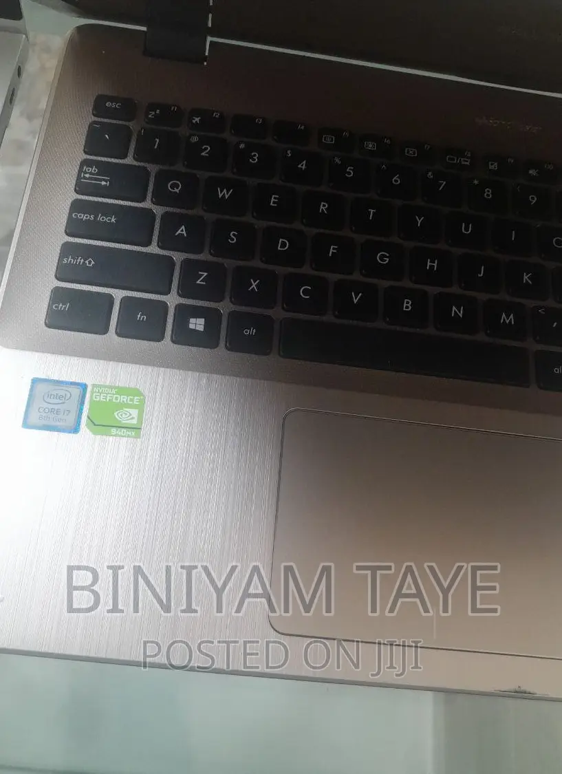 New Laptop Asus VivoBook 15 X505BA 8GB Intel Core I7 HDD+SSD 256GB