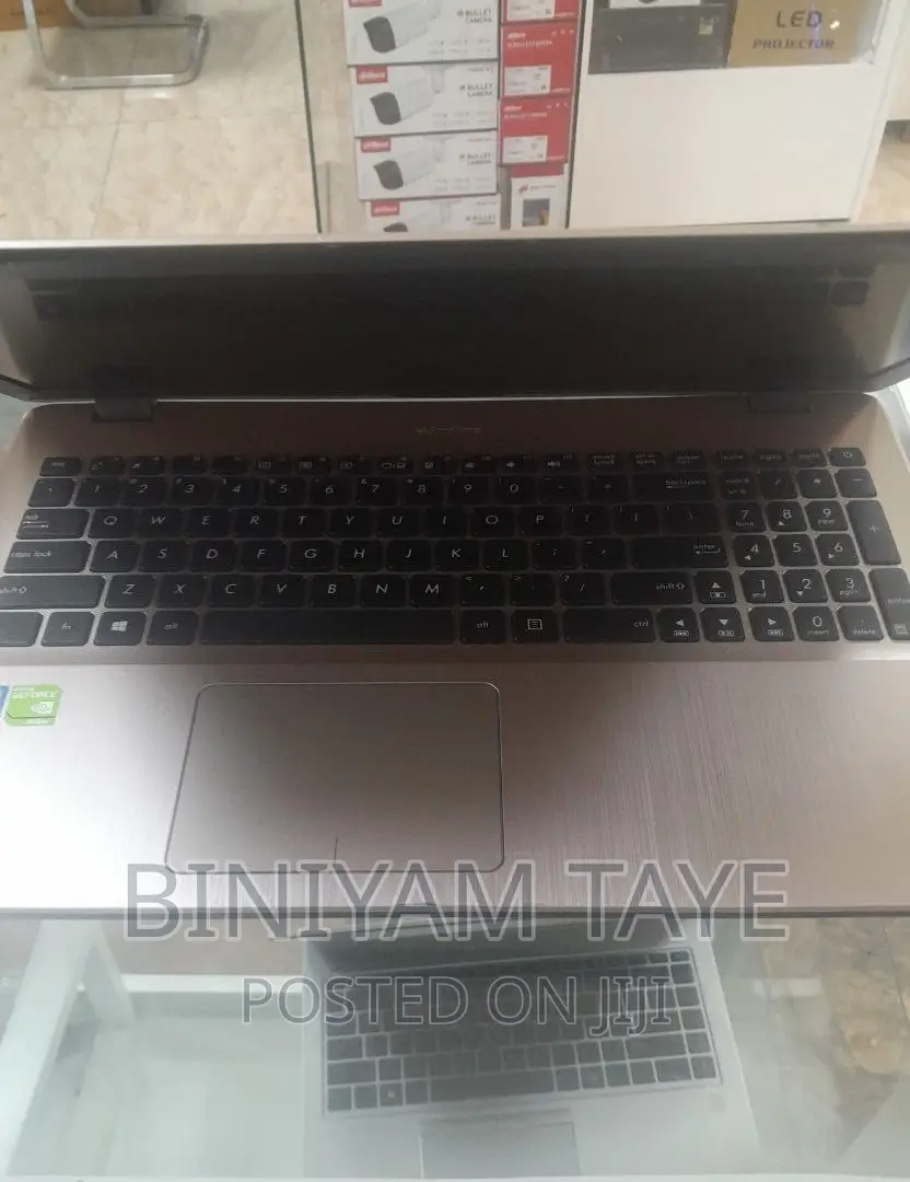 New Laptop Asus VivoBook 15 X505BA 8GB Intel Core I7 HDD+SSD 256GB