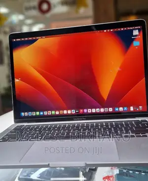 New Laptop Apple MacBook Pro 2020 M1 16GB Intel Core I7 SSD 256GB