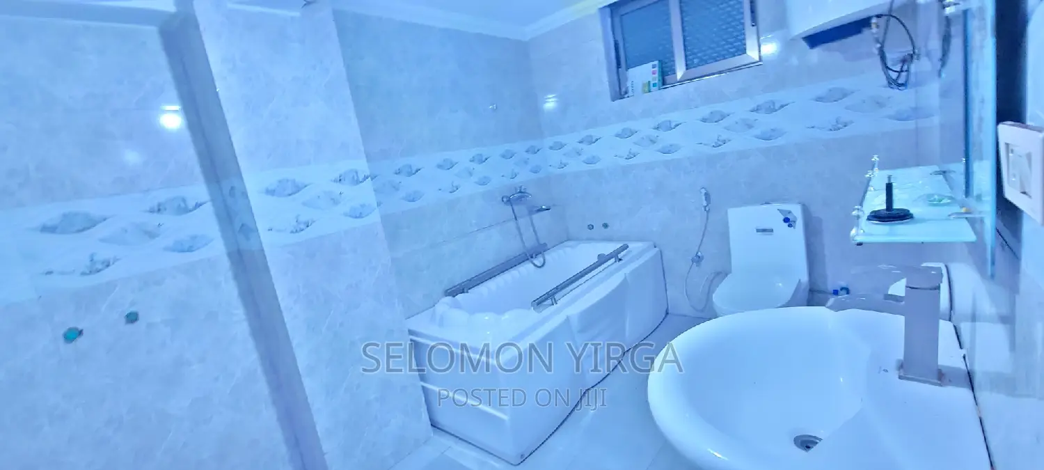 4bdrm Apartment in አድስ አበባ, Bole for rent