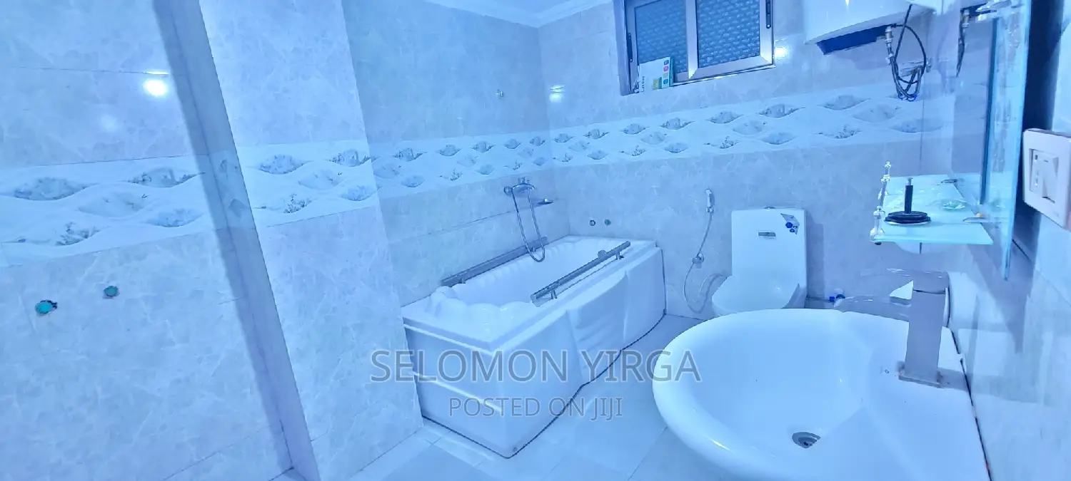 4bdrm Apartment in አድስ አበባ, Bole for rent