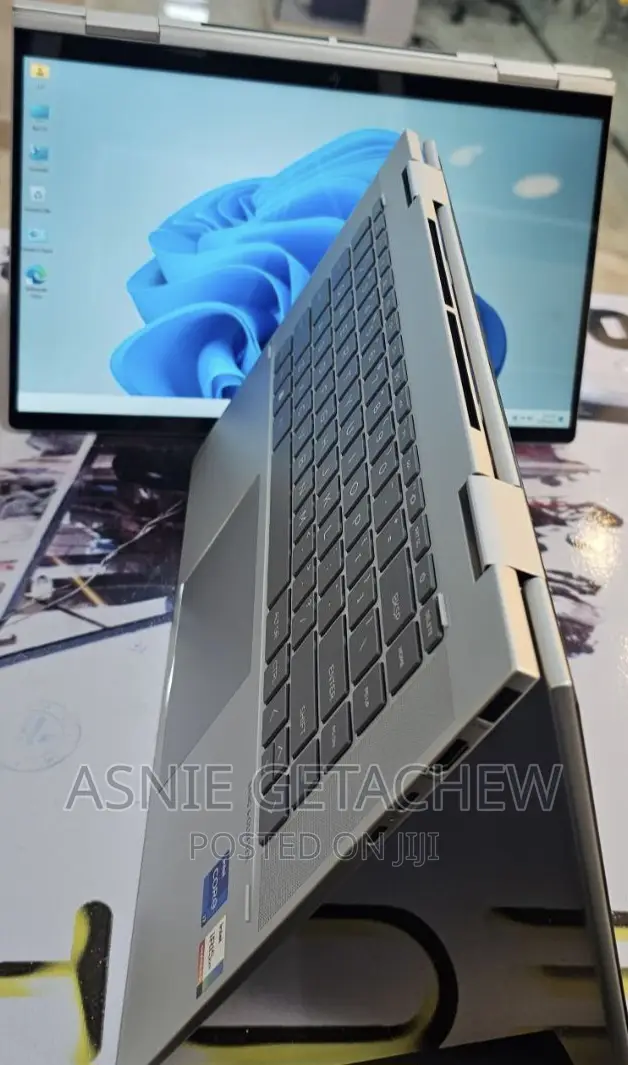 New Laptop HP Envy X360 8GB Intel Core I7 SSD 1T