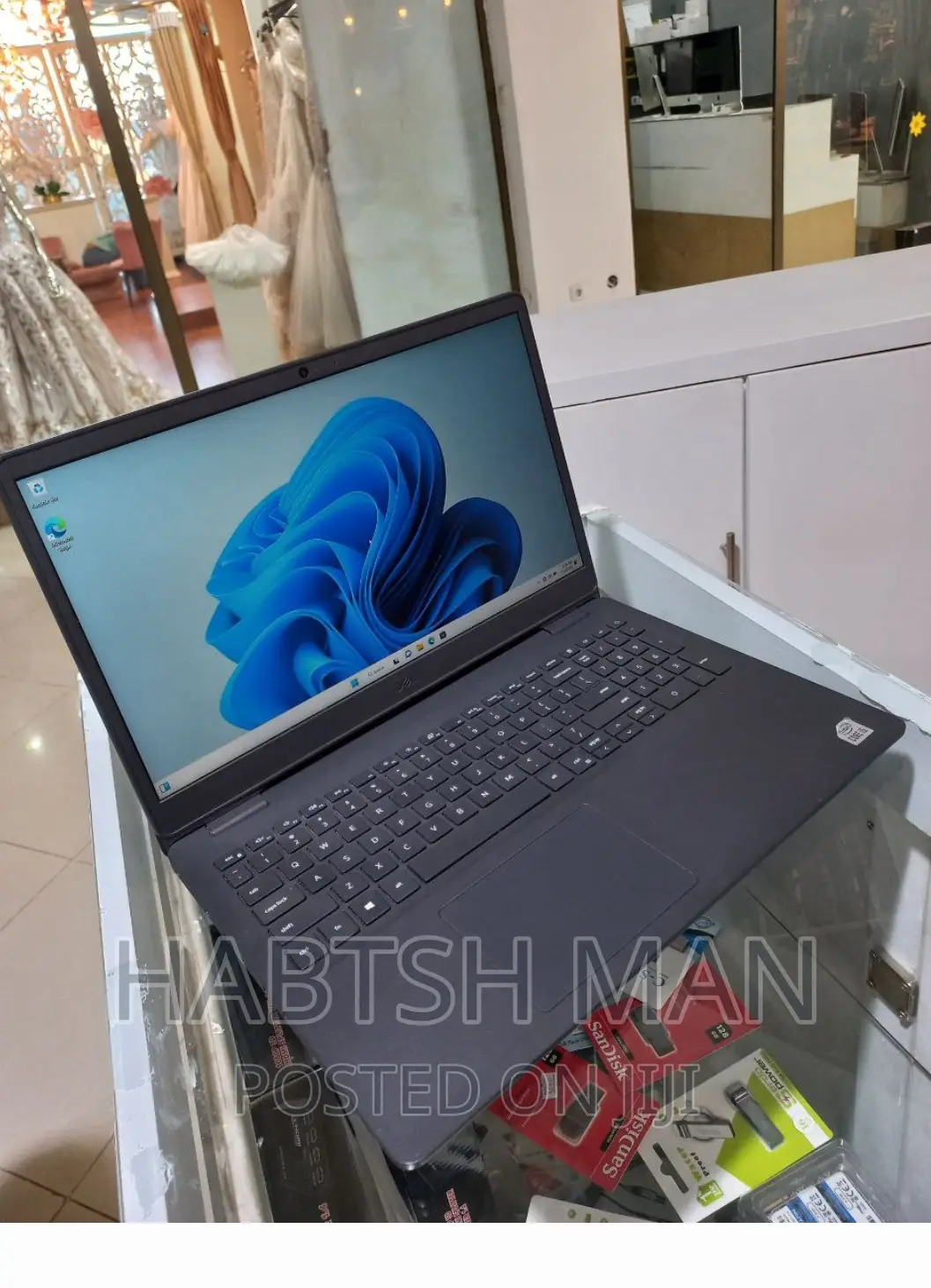 New Laptop Dell Inspiron 3541 8GB Intel Core I5 HDD+SSD 256GB