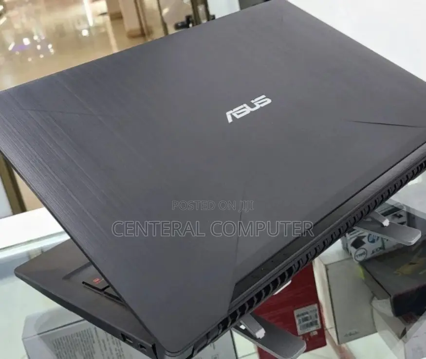 New Laptop Asus ROG G703 8GB Intel Core I7 HDD+SSD 1T