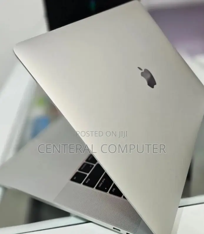 New Laptop Apple MacBook Pro 2016 16GB Intel Core I7 SSD 256GB