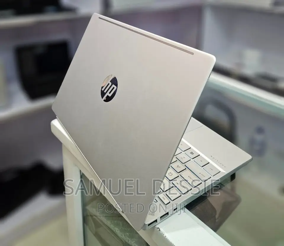 New Laptop HP Pavilion 15 8GB Intel Core I7 SSD 512GB