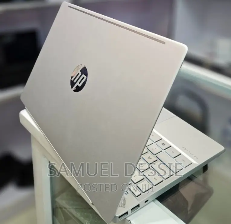 New Laptop HP Pavilion 15 8GB Intel Core I7 SSD 512GB