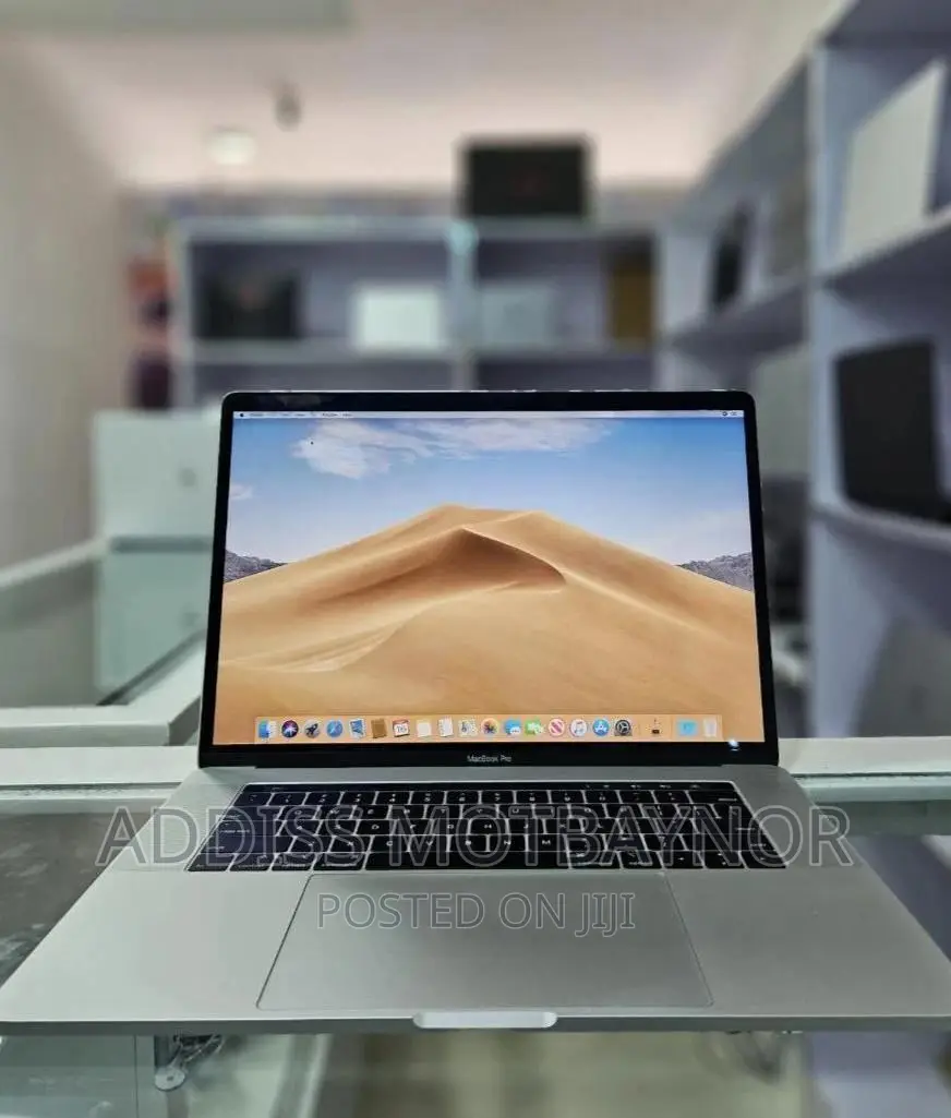 New Laptop Apple MacBook Pro M1 16GB Intel Core i9 SSD 512GB