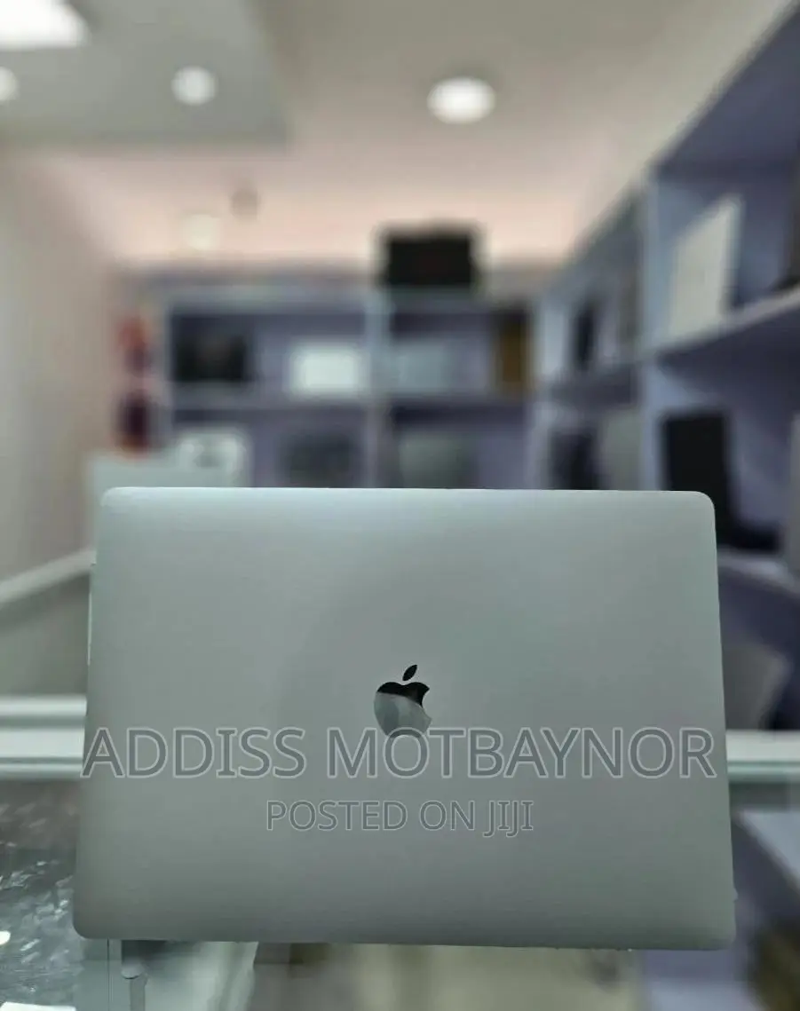 New Laptop Apple MacBook Pro M1 16GB Intel Core i9 SSD 512GB