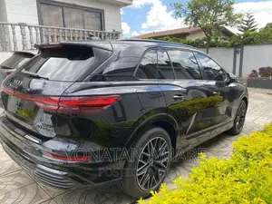 New Audi Q5 2023 Black