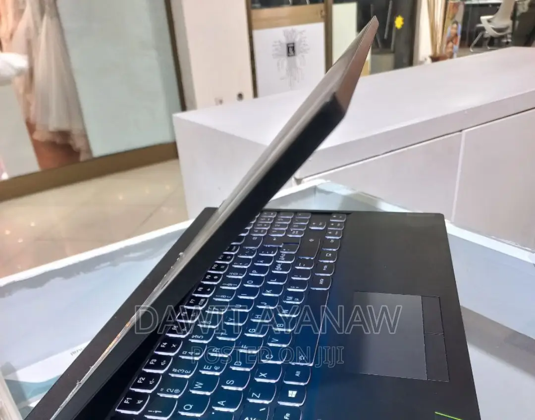 New Laptop Lenovo 16GB Intel Core I7 SSD 1T