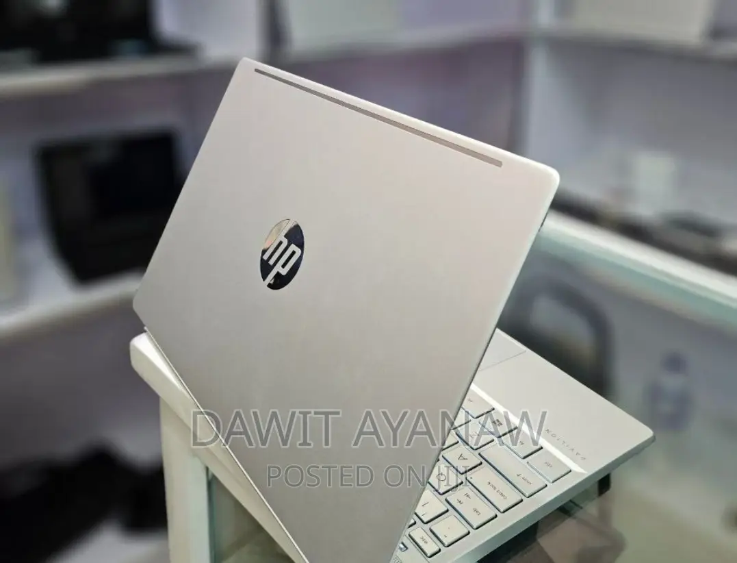 New Laptop HP 8GB Intel Core I7 SSD 512GB