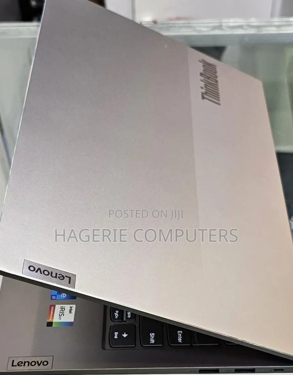 New Laptop Lenovo ThinkPad Yoga 8GB Intel Core I7 SSD 512GB