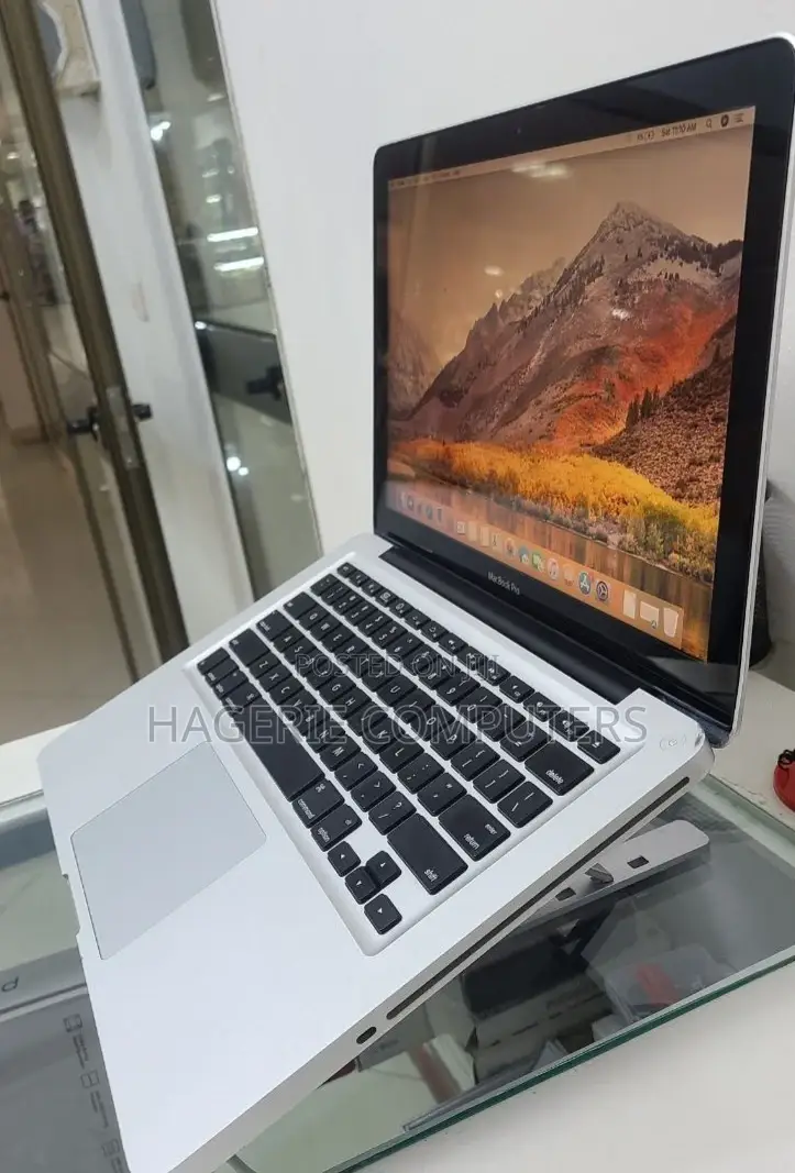 New Laptop Apple MacBook Pro 8GB Intel Core I5 HDD 500GB