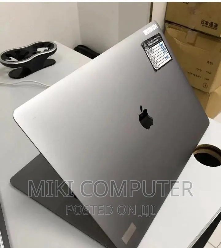 New Laptop Apple MacBook Pro 2015 16GB Intel Core i7 SSD 512GB