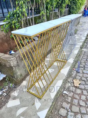 Photo - በተለያዪ አማራጭ የተሰሩ ሳይድ ቴብሎች