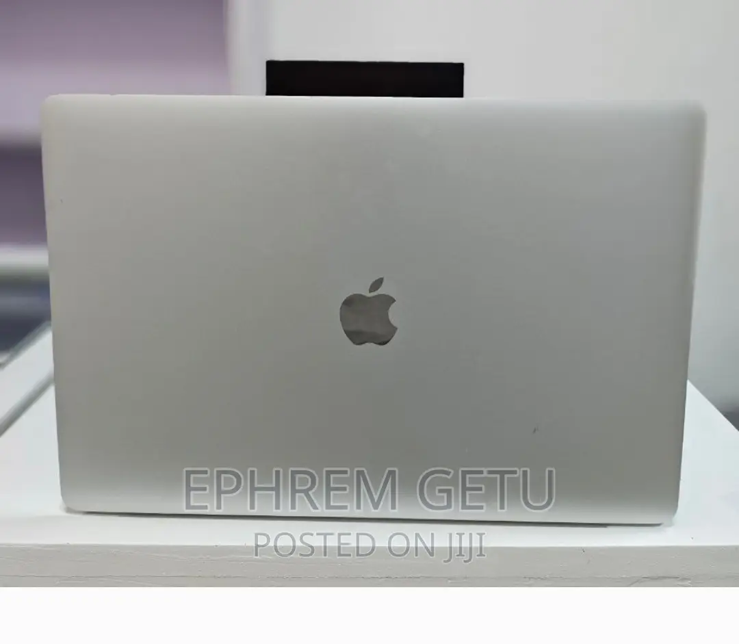 New Laptop Apple MacBook Pro 2017 16GB Intel Core I7 SSD 256GB