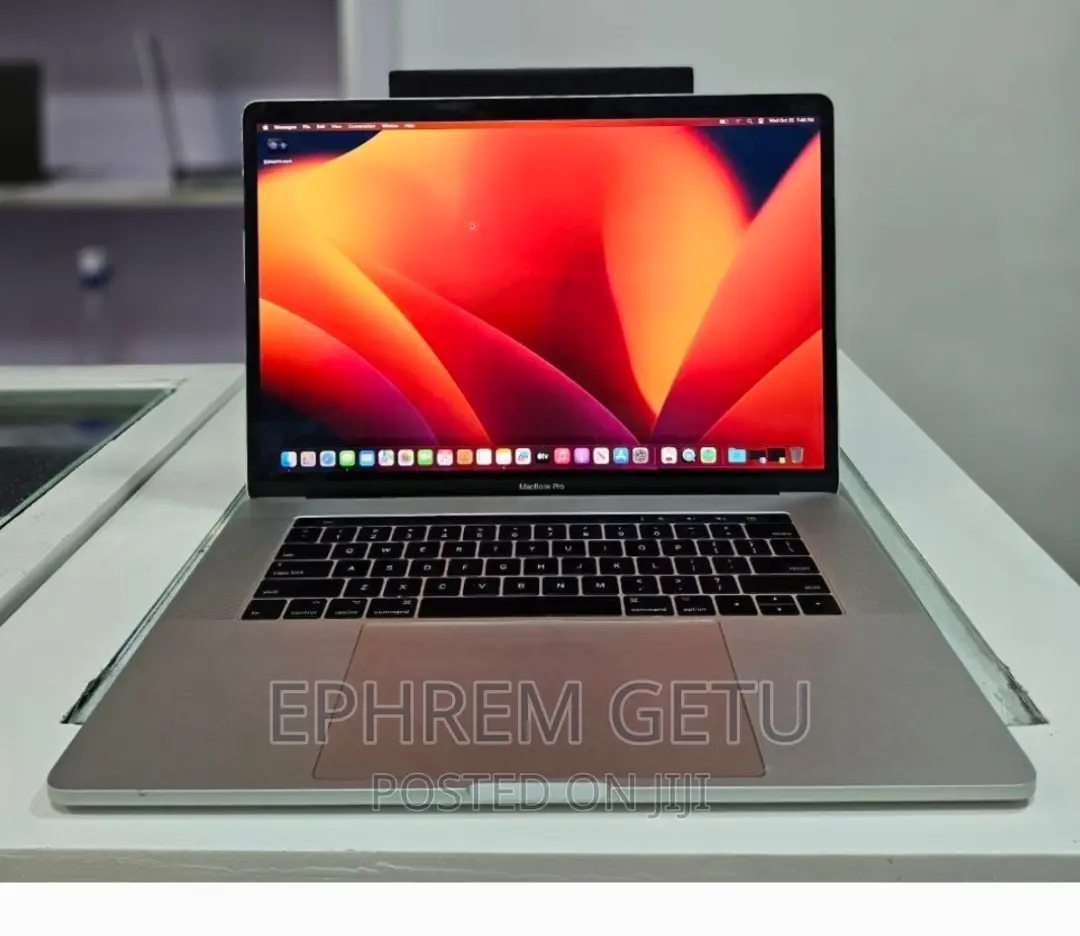 New Laptop Apple MacBook Pro 2017 16GB Intel Core I7 SSD 256GB