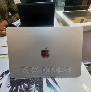Photo - Laptop Apple MacBook Air 2022 M2 8GB Apple M2 SSD 256GB