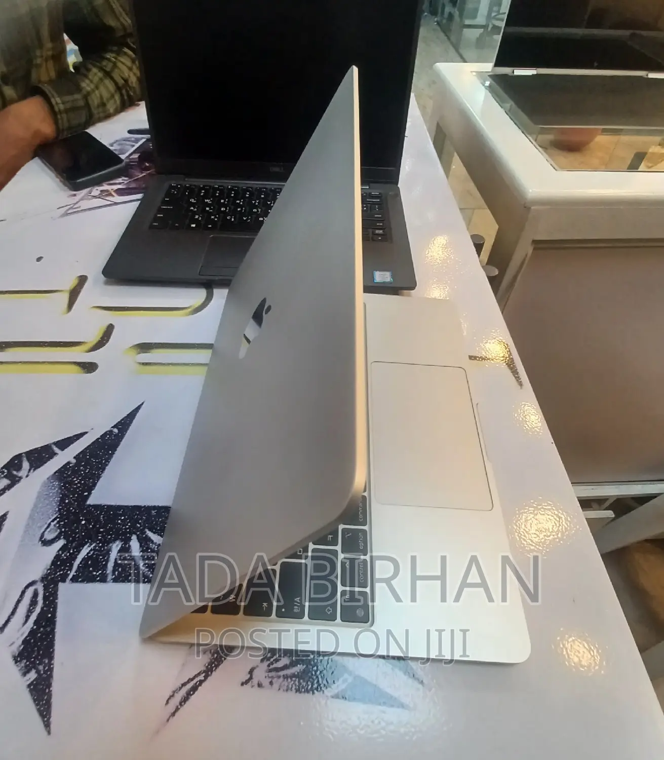 Laptop Apple MacBook Air 2022 M2 8GB Apple M2 SSD 256GB