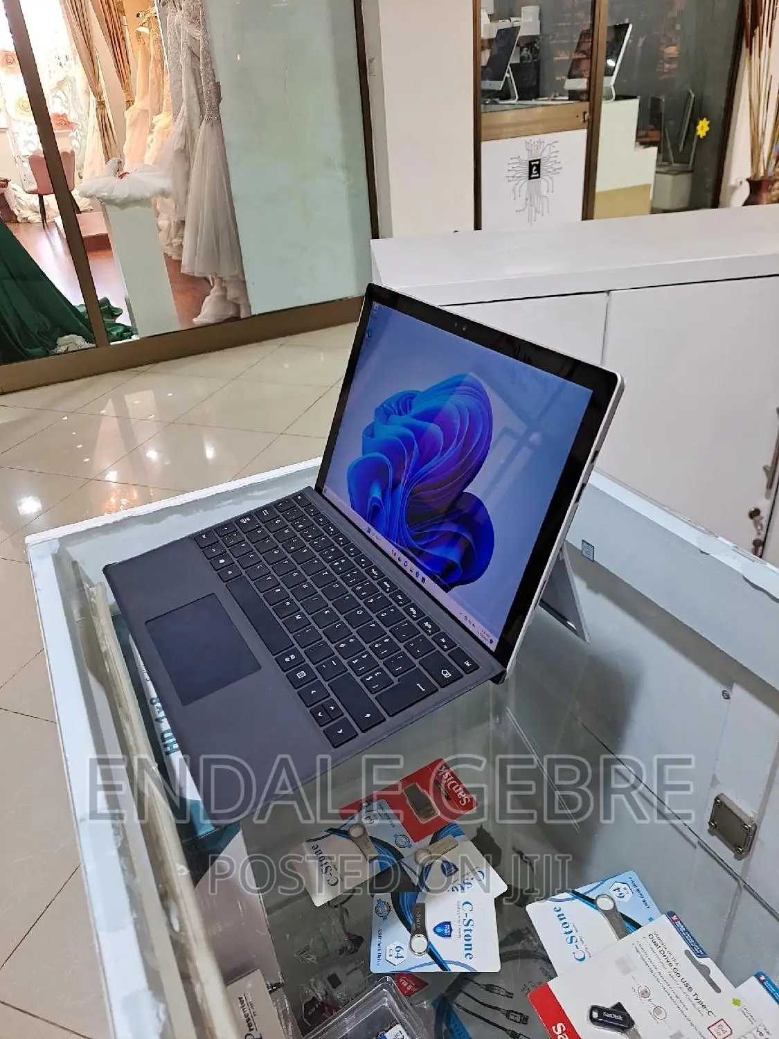 New Laptop Microsoft Surface Pro 4 8GB Intel Core I5 SSD 256GB