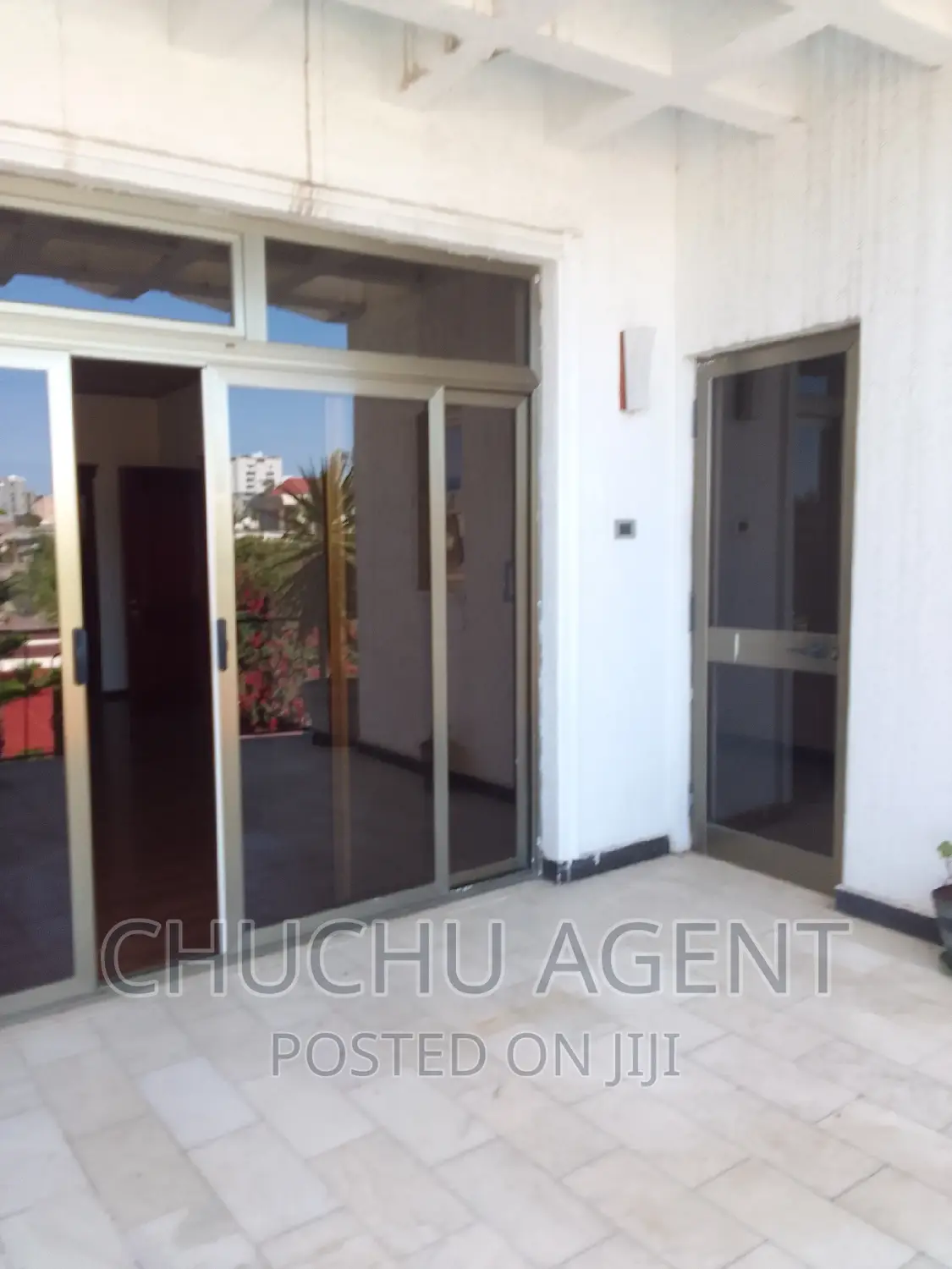 7bdrm Townhouse/Terrace in Bole for sale