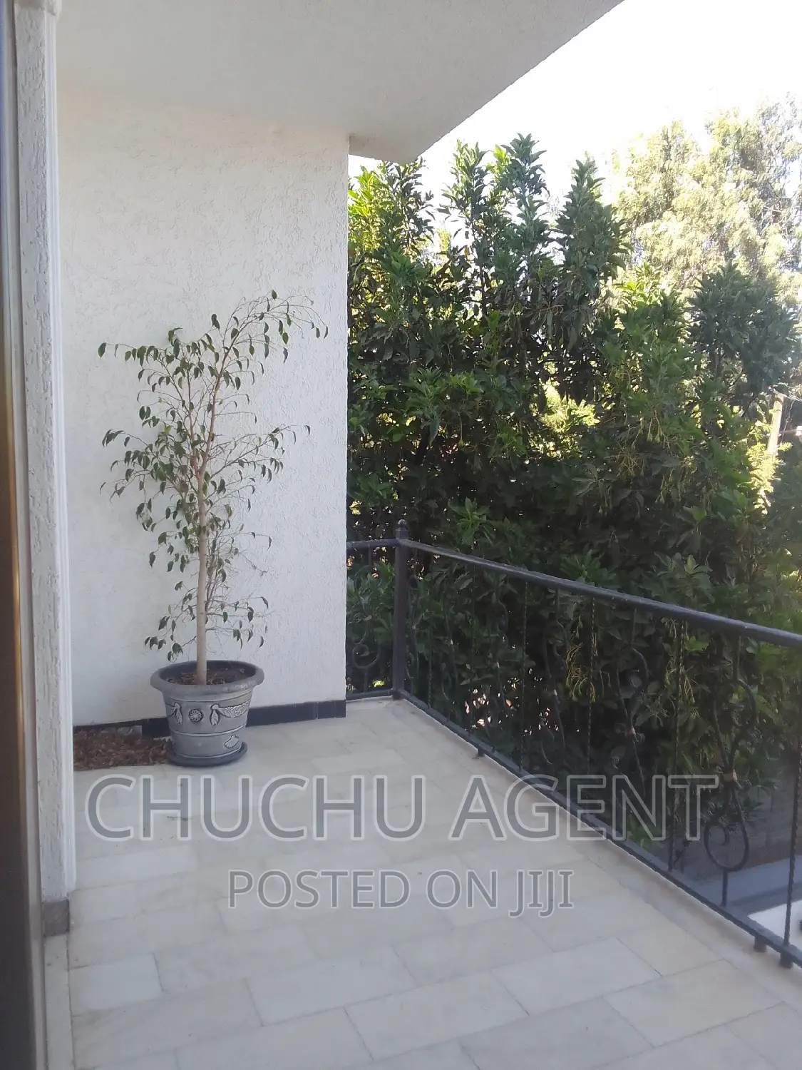 7bdrm Townhouse/Terrace in Bole for sale