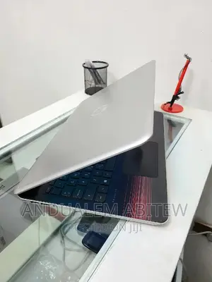 New Laptop HP Pavilion 15 8GB Intel Core I7 SSHD (Hybrid) 1T