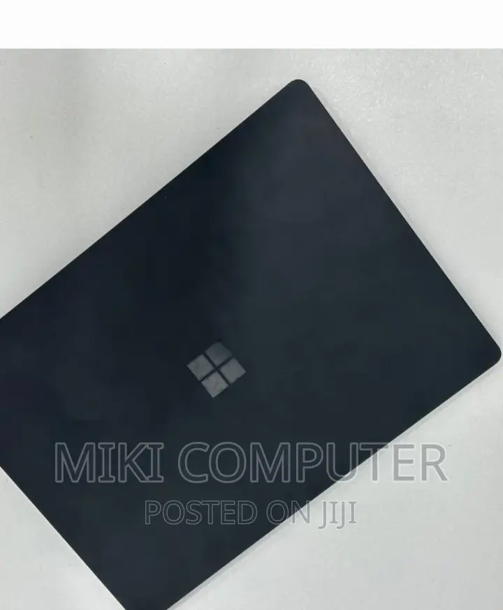 New Laptop Microsoft Surface 8GB Intel Core I5 SSD 256GB