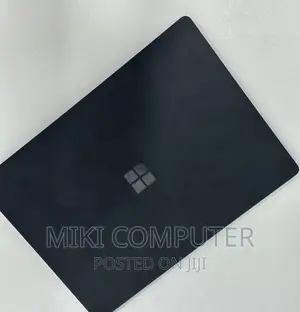 New Laptop Microsoft Surface 8GB Intel Core I5 SSD 256GB