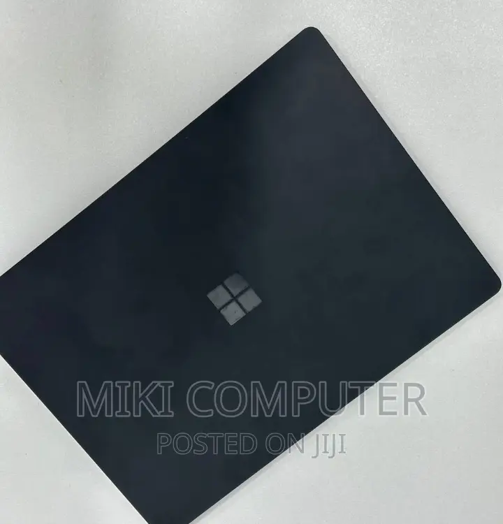 New Laptop Microsoft Surface 8GB Intel Core I5 SSD 256GB