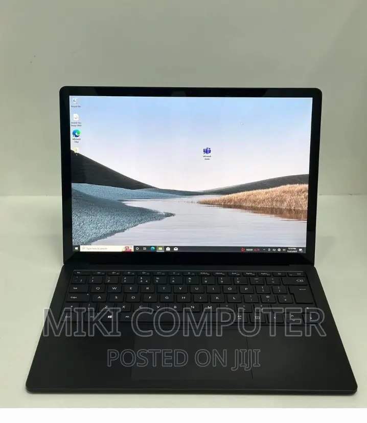 New Laptop Microsoft Surface 8GB Intel Core I5 SSD 256GB