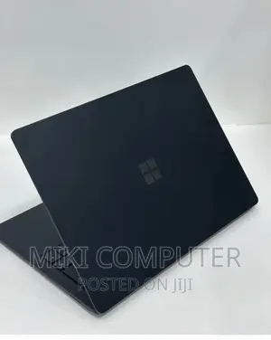 New Laptop Microsoft Surface 8GB Intel Core I5 SSD 256GB