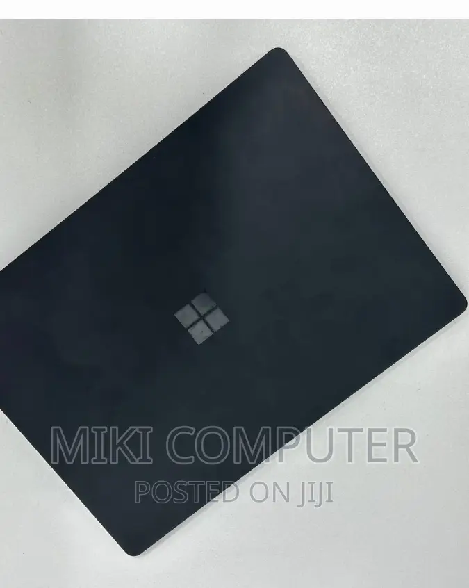 New Laptop Microsoft Surface 8GB Intel Core I5 SSD 256GB