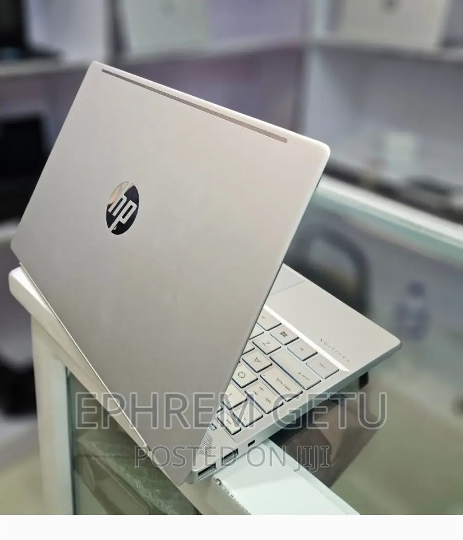New Laptop HP Pavilion 13 8GB Intel Core I7 SSD 512GB