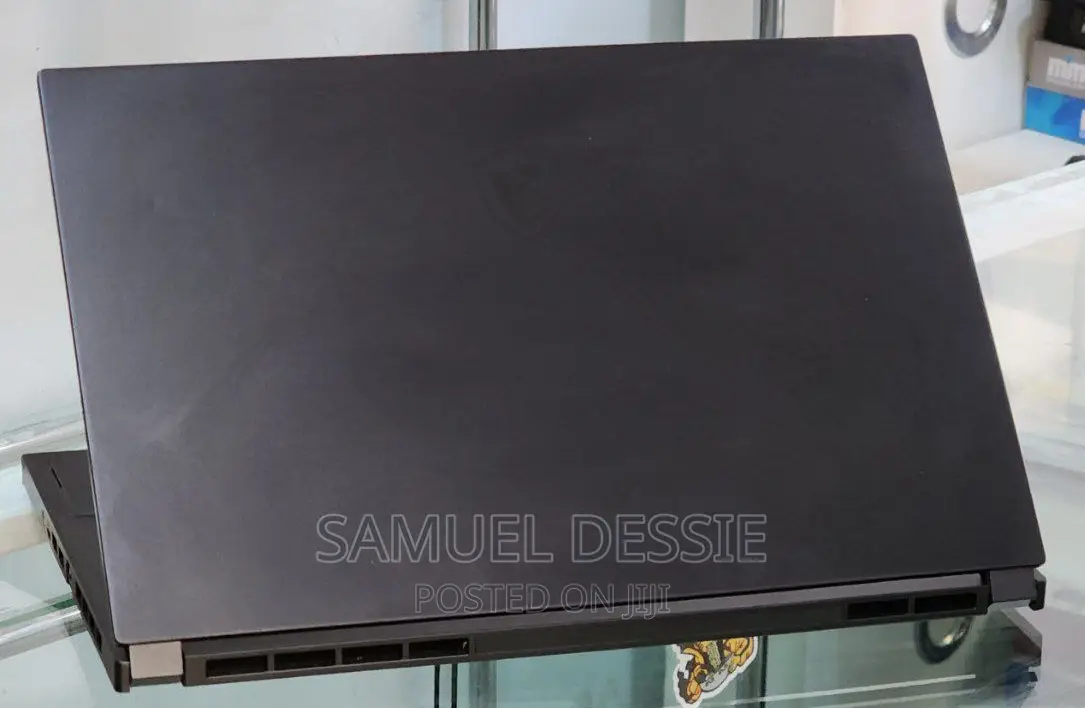 New Laptop MSI GS66 Stealth 10UE 16GB Intel Core I7 SSD 1T