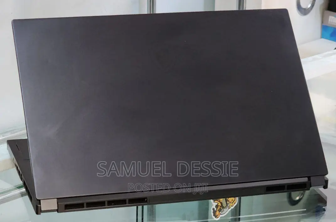 New Laptop MSI GS66 Stealth 10UE 16GB Intel Core I7 SSD 1T